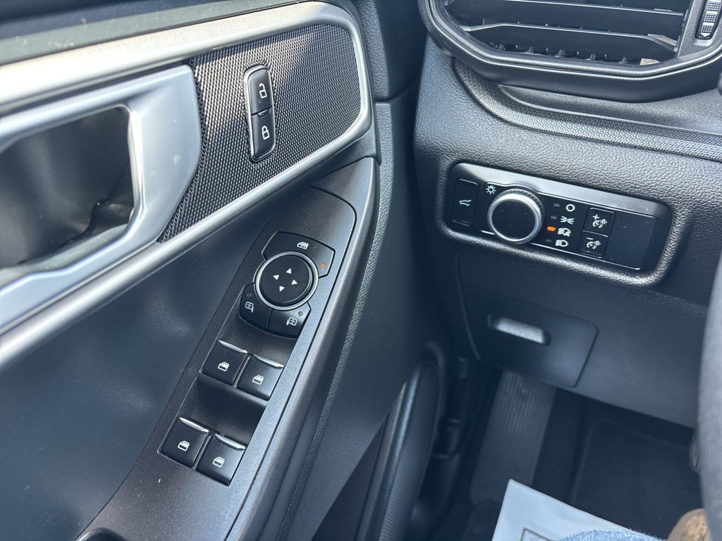 2023 Ford Explorer Base