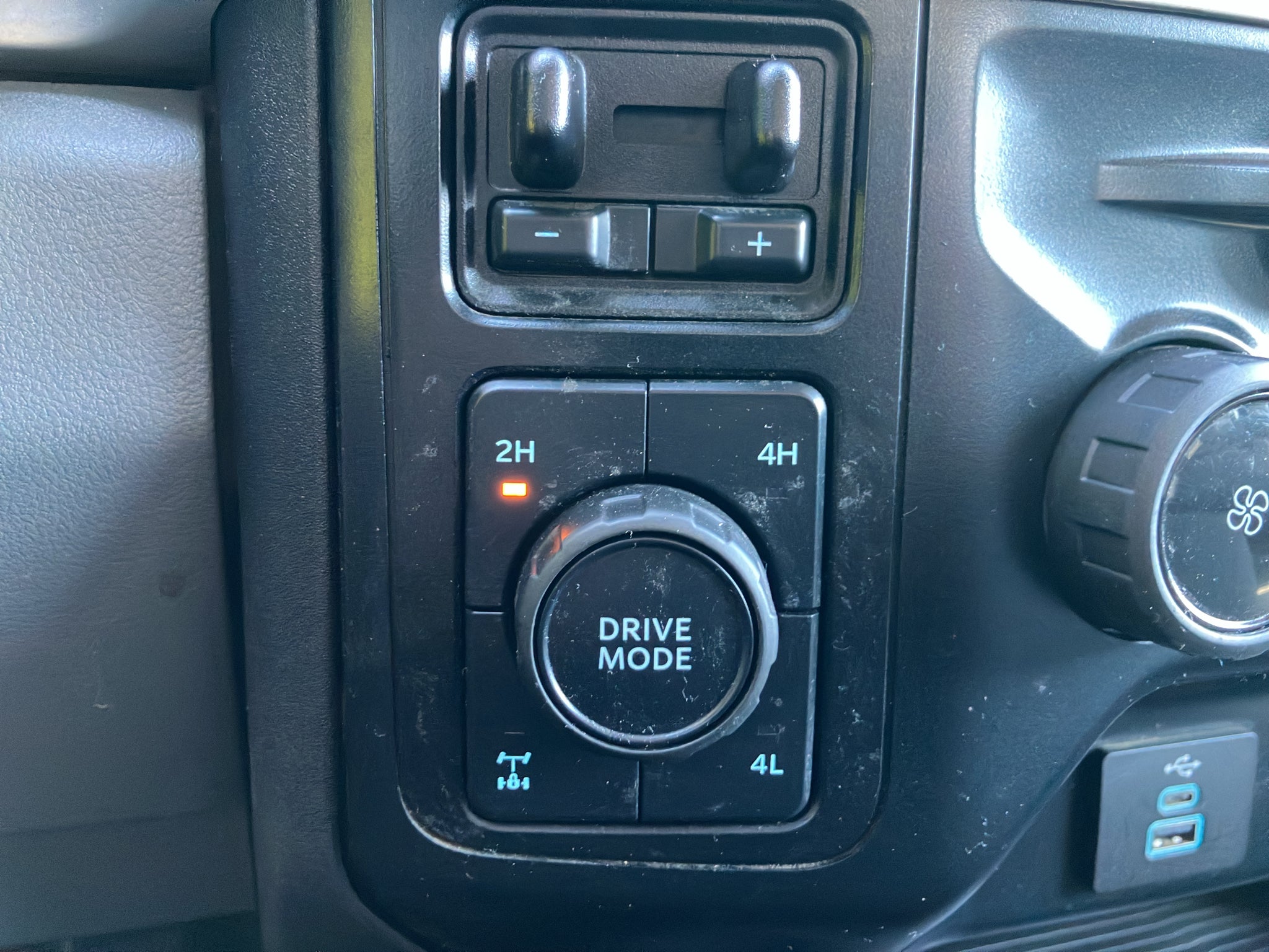 2024 Ford Super Duty F-350 SRW XLT