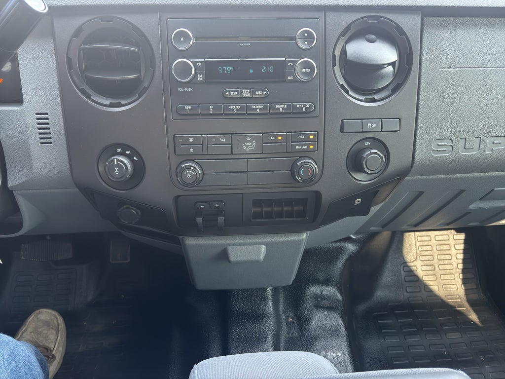 2014 Ford Super Duty F-350 SRW XL