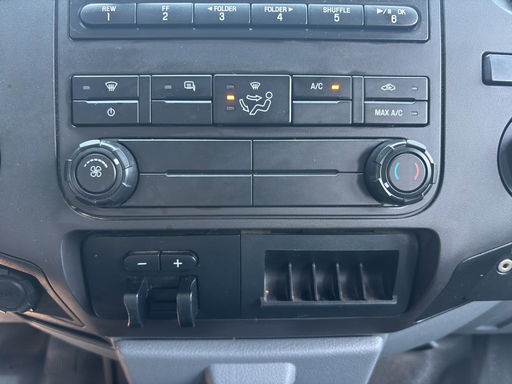 2015 Ford Super Duty F-350 DRW XL