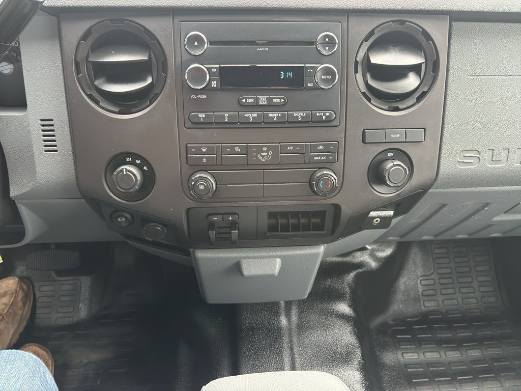 2015 Ford Super Duty F-350 DRW XL