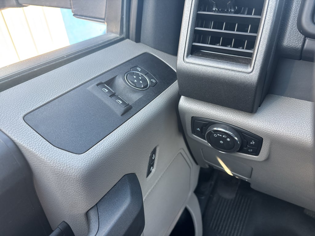 2022 Ford Super Duty F-350 SRW XL