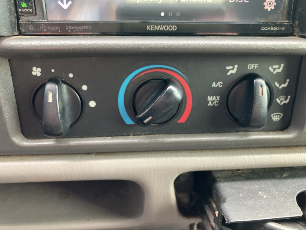 2000 Ford Super Duty F-350 SRW XL
