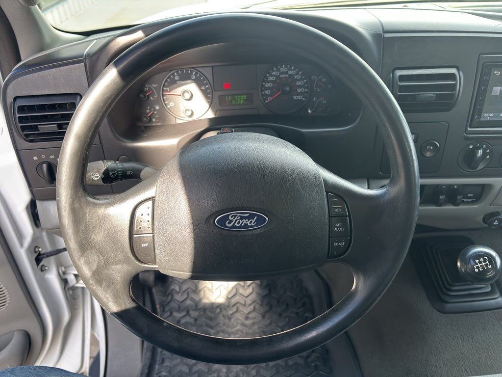 2006 Ford Super Duty F-350 SRW XL