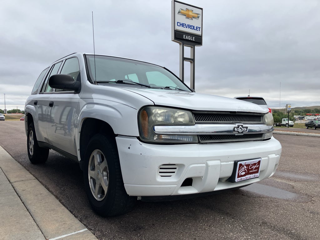 Used 2004 Chevrolet TrailBlazer LS with VIN 1GNDT13S342423572 for sale in Chadron, NE