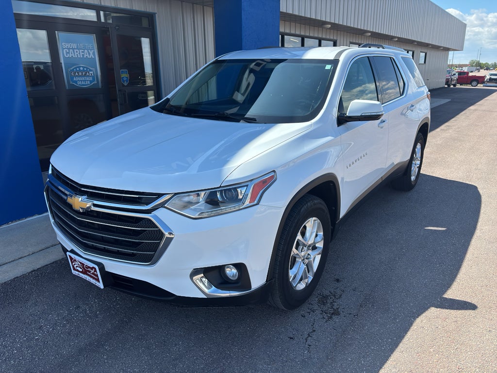Used 2018 Chevrolet Traverse 1LT with VIN 1GNEVGKW7JJ262912 for sale in Chadron, NE