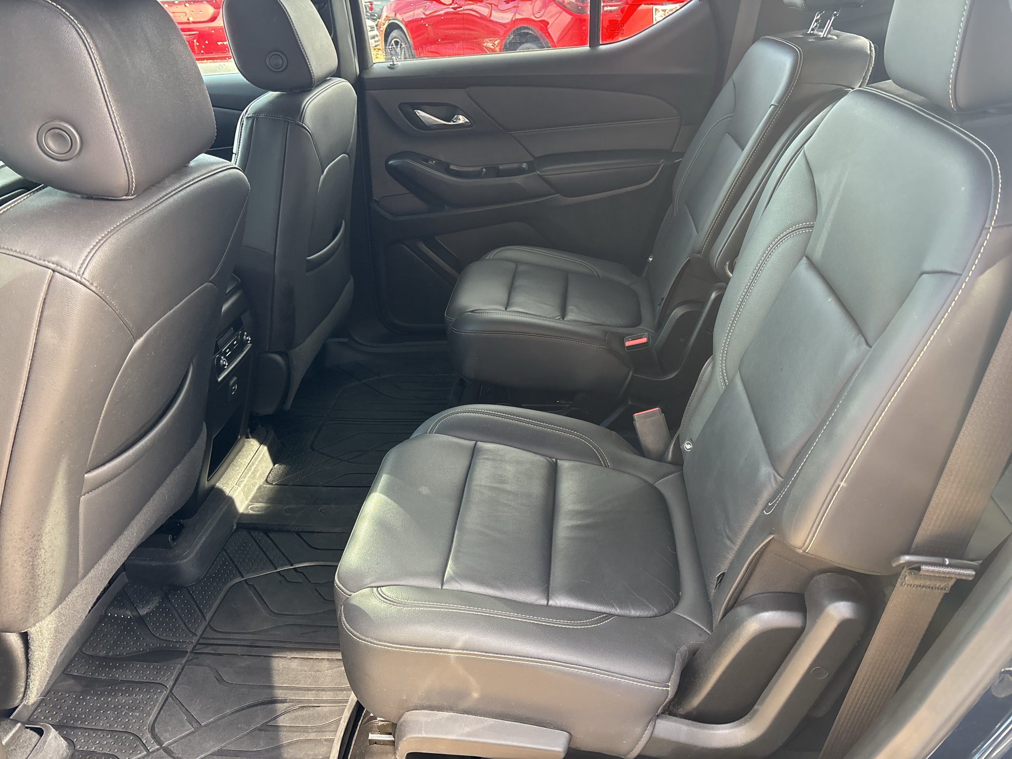 2022 Chevrolet Traverse LT Leather