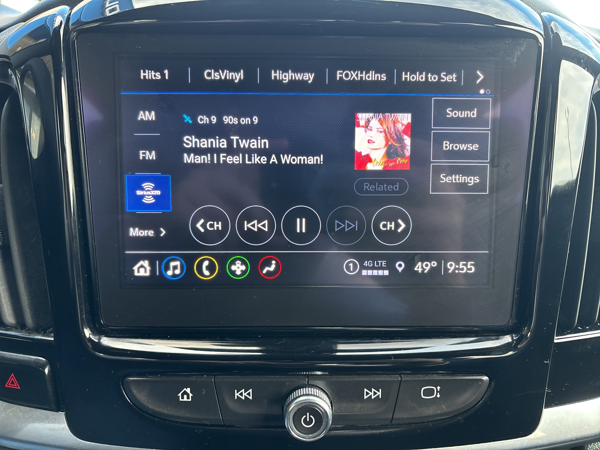 2022 Chevrolet Traverse LT Leather