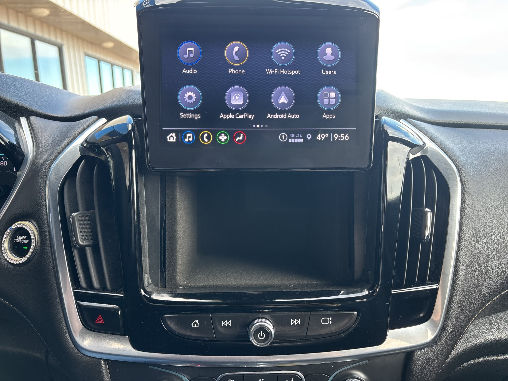 2022 Chevrolet Traverse LT Leather