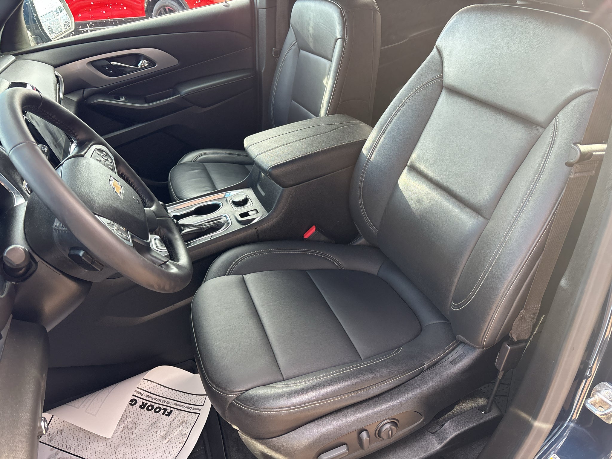 2022 Chevrolet Traverse LT Leather