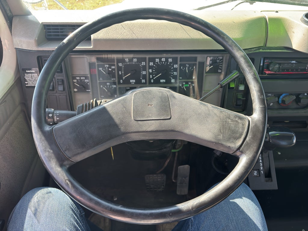 2001 NAVISTAR I 4900 Base