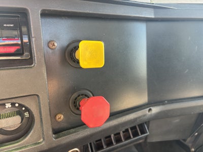 2001 NAVISTAR I 4900 Base