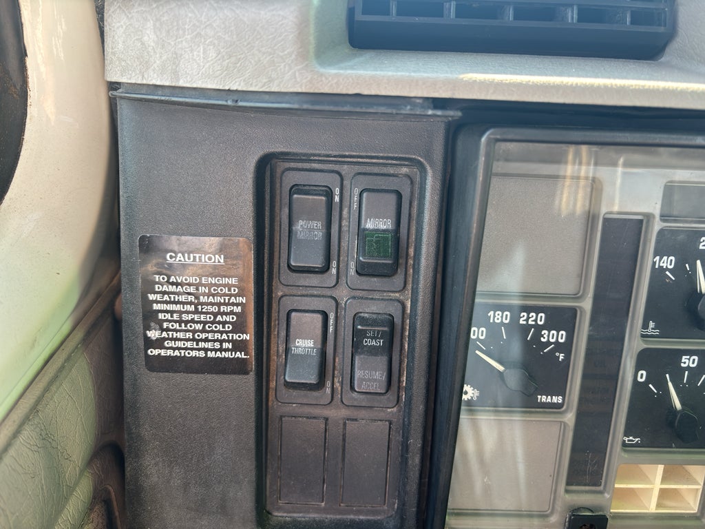 2001 NAVISTAR I 4900 Base