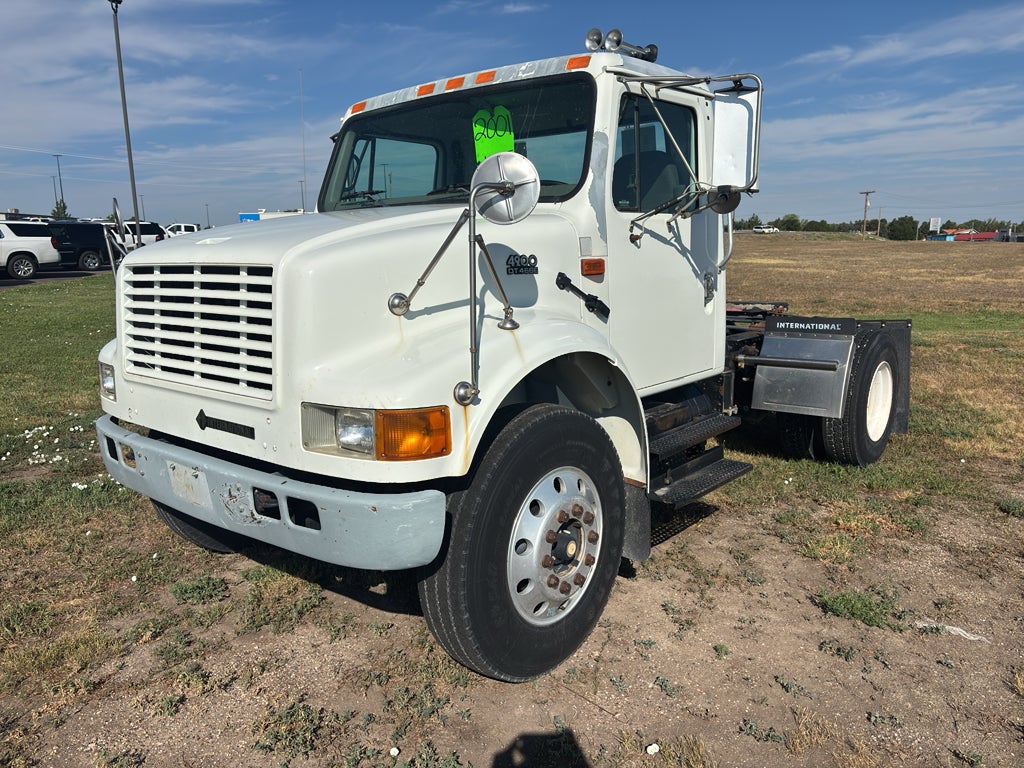 2001 NAVISTAR I 4900 Base