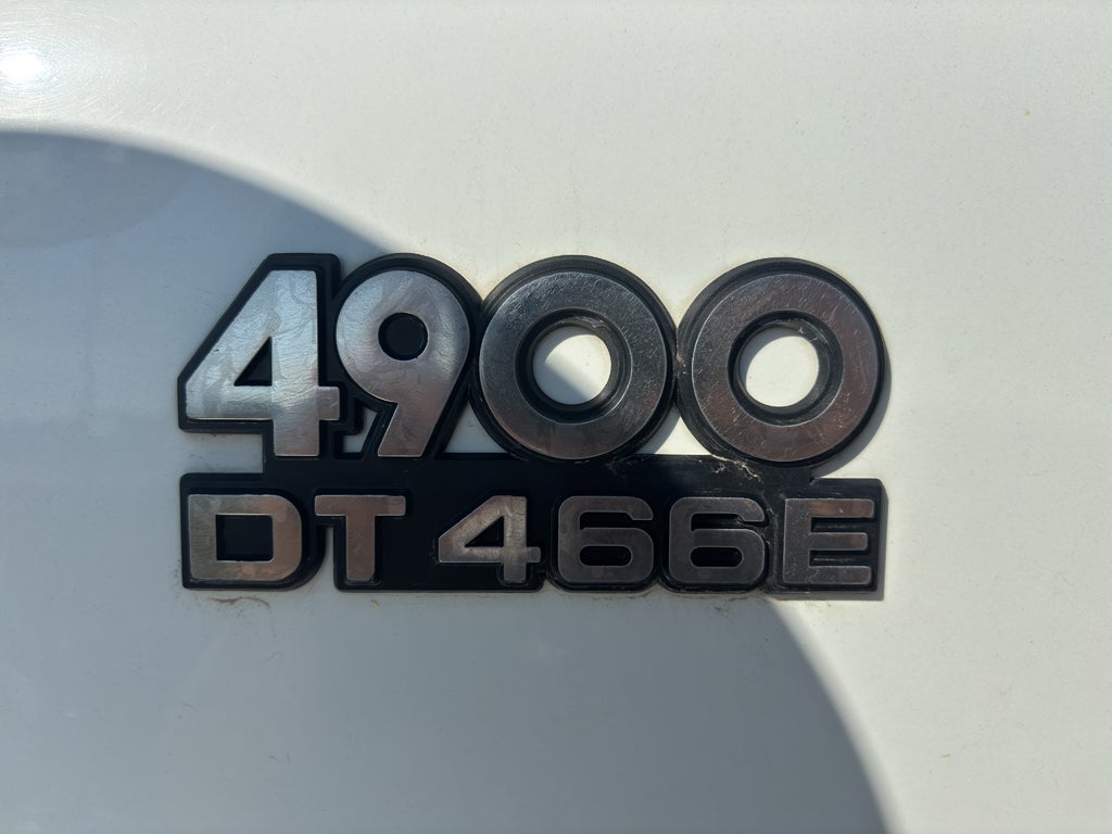 2001 NAVISTAR I 4900 Base