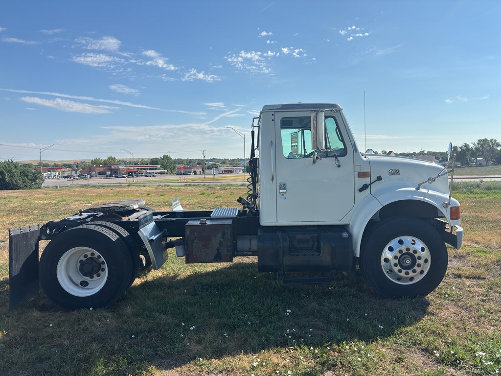 2001 NAVISTAR I 4900 Base