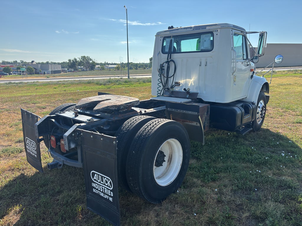 2001 NAVISTAR I 4900 Base