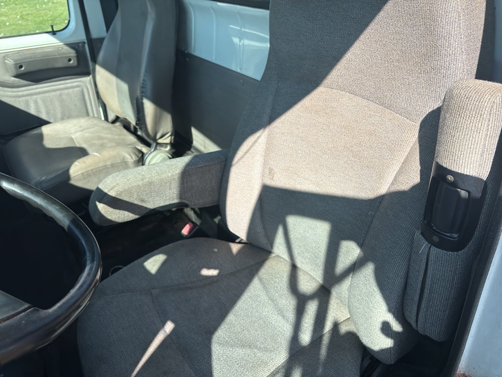 2001 NAVISTAR I 4900 Base