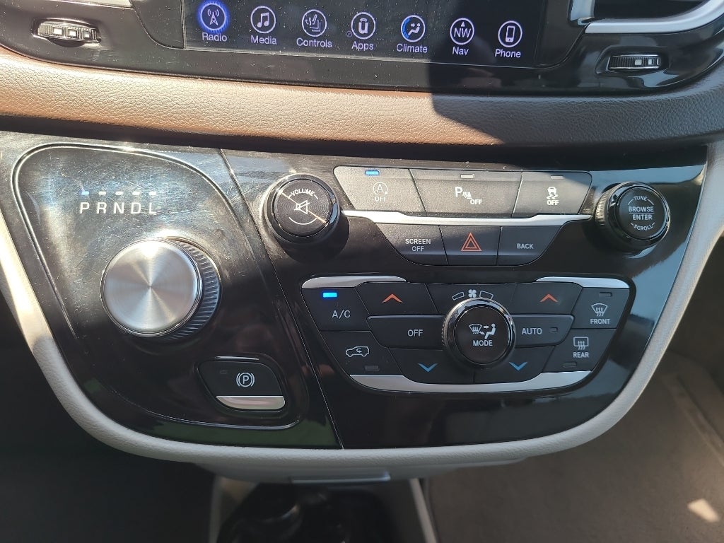 2017 Chrysler Pacifica Touring-L