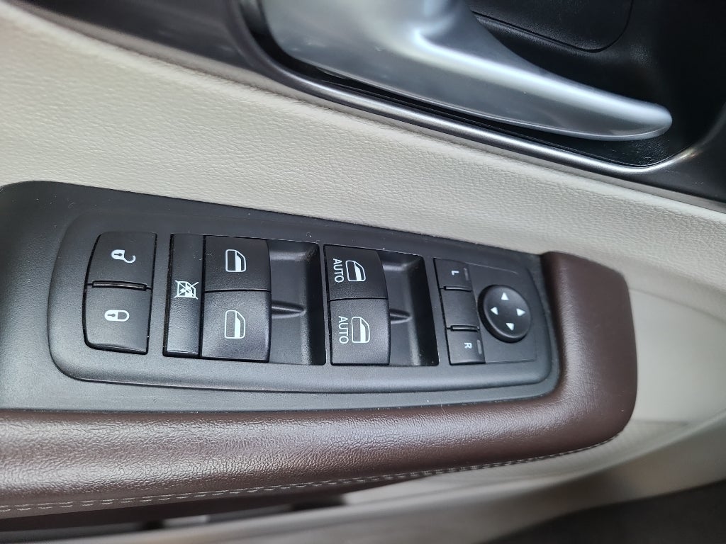 2017 Chrysler Pacifica Touring-L