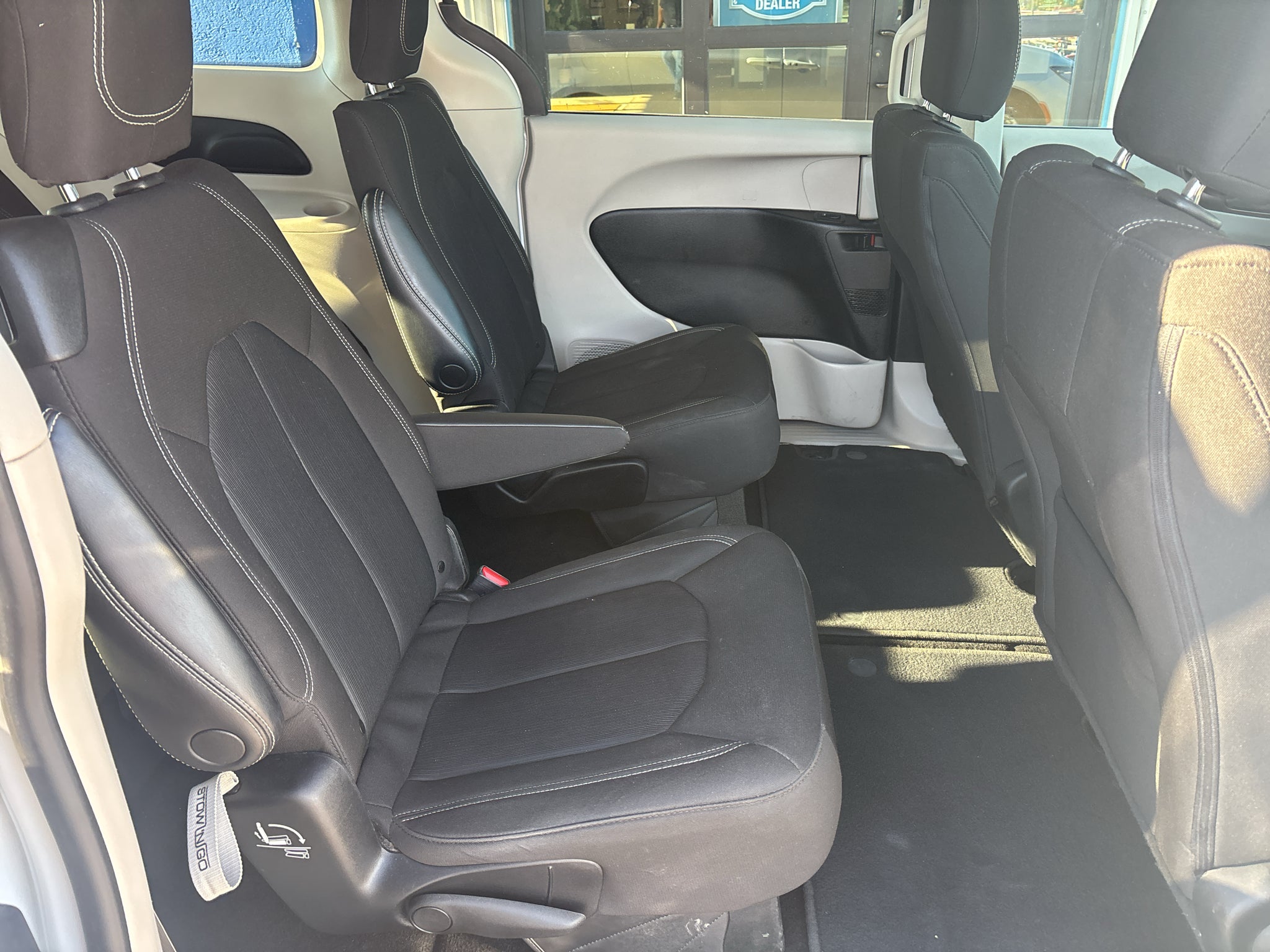 2022 Chrysler Voyager LX