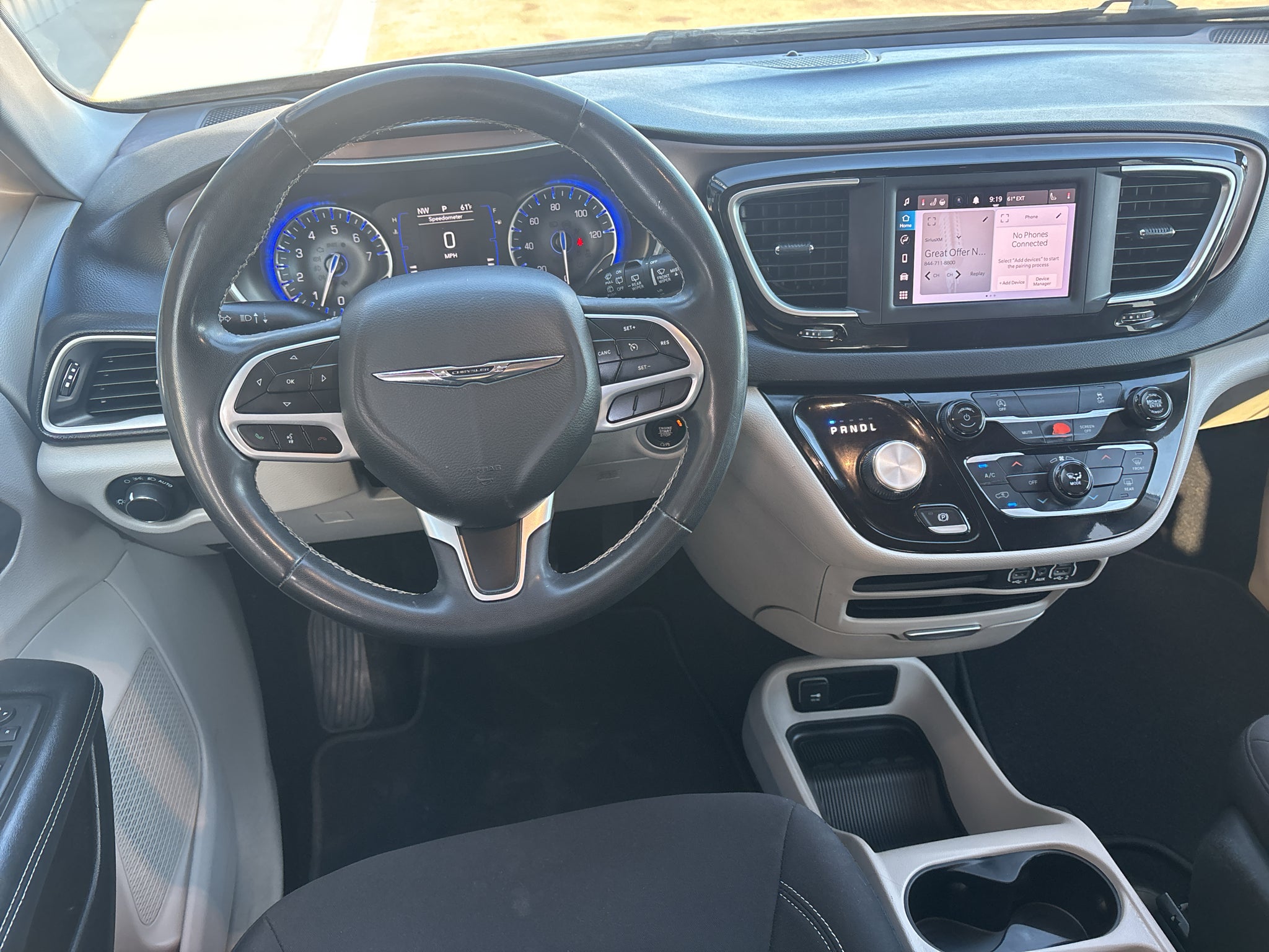 2022 Chrysler Voyager LX