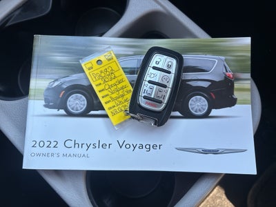 2022 Chrysler Voyager LX