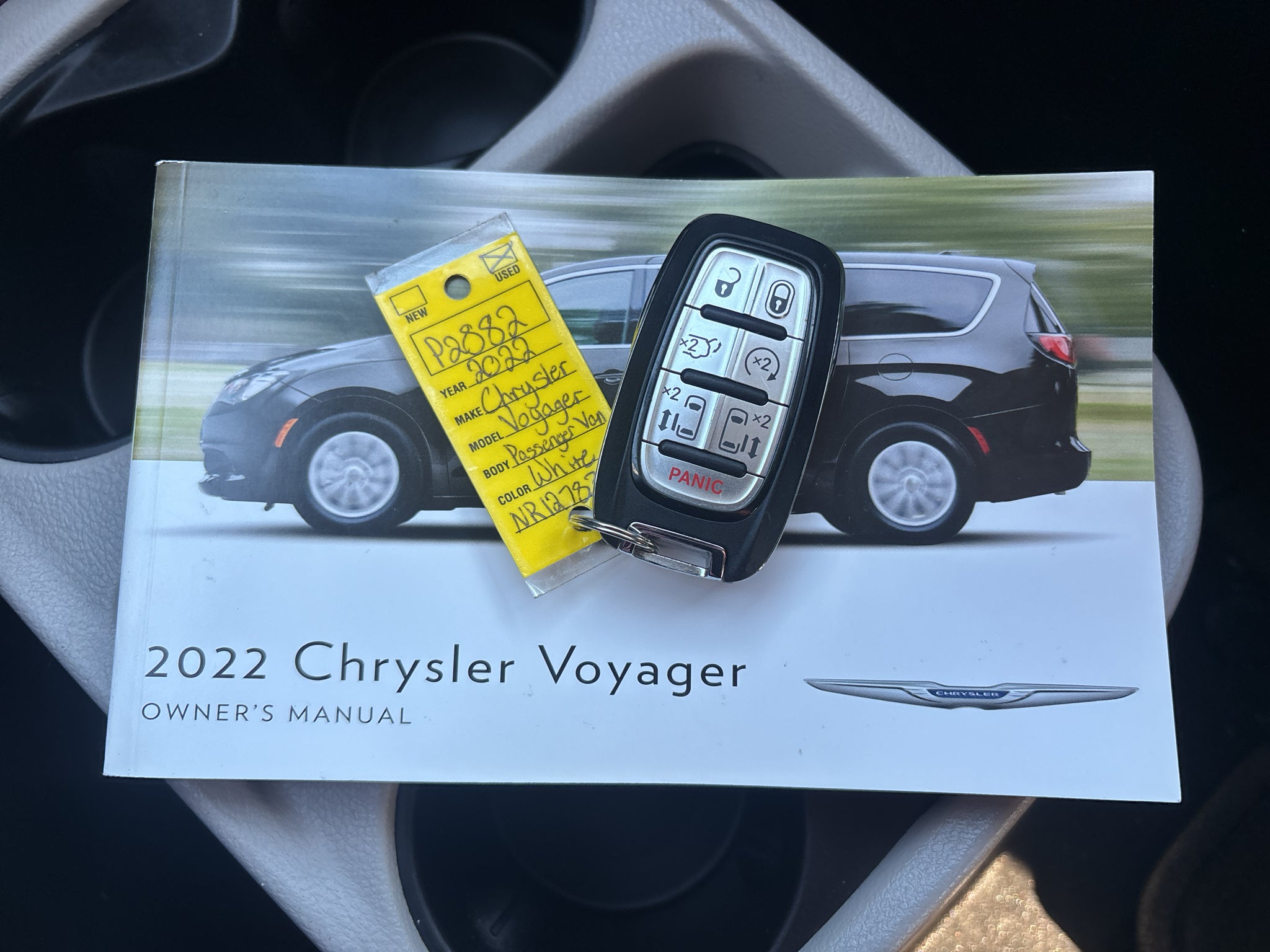 2022 Chrysler Voyager LX