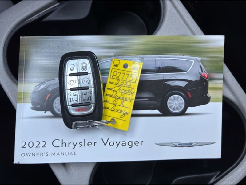 2022 Chrysler Voyager LX