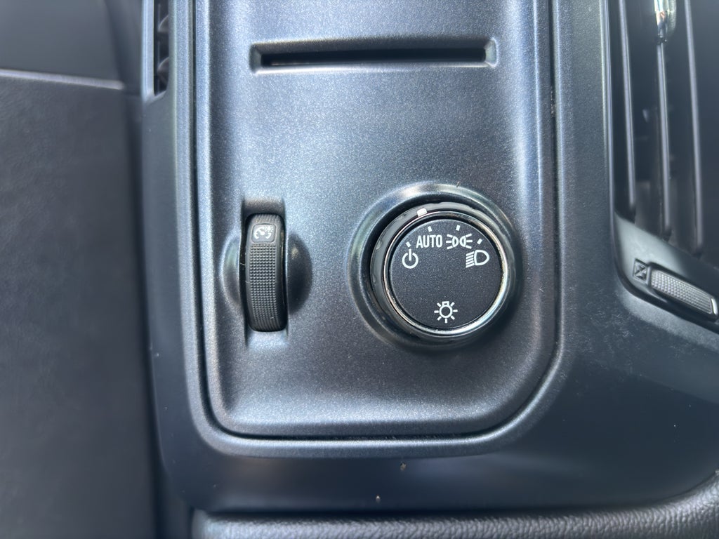 2018 Chevrolet Silverado 1500 Custom