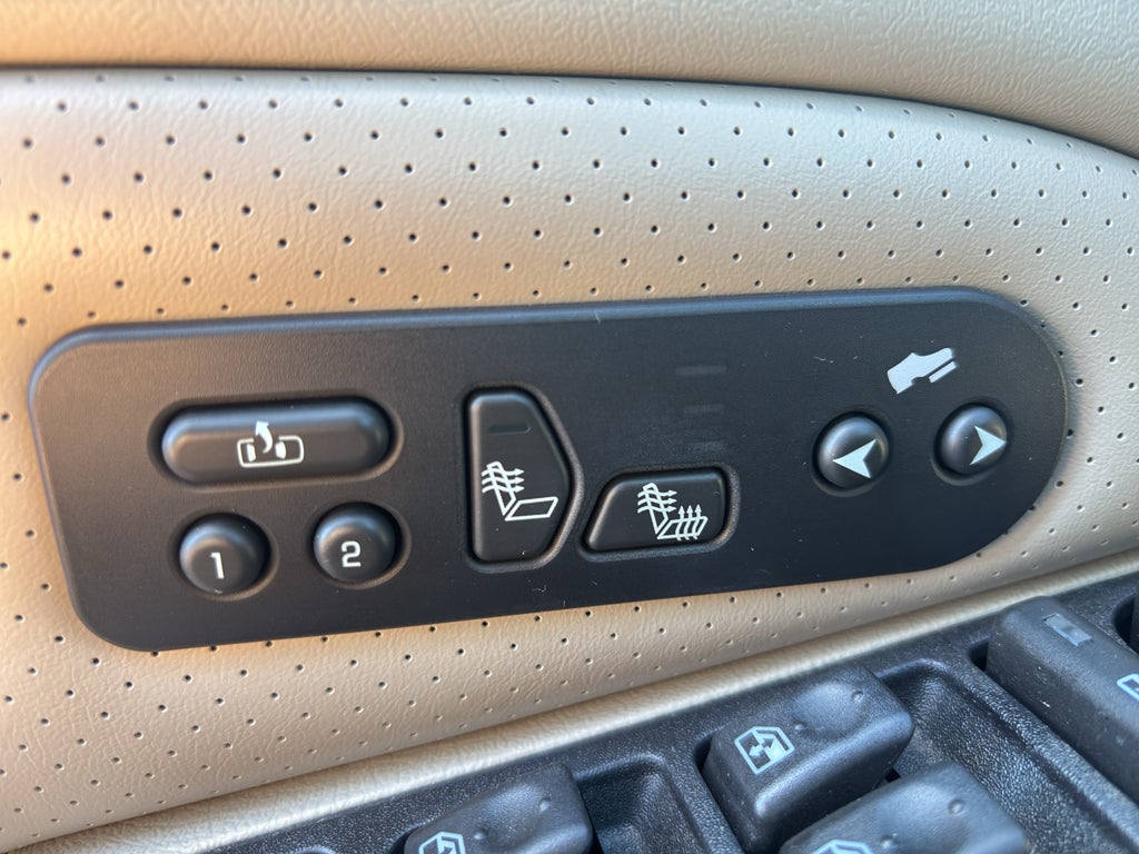 2005 Cadillac Escalade EXT Base