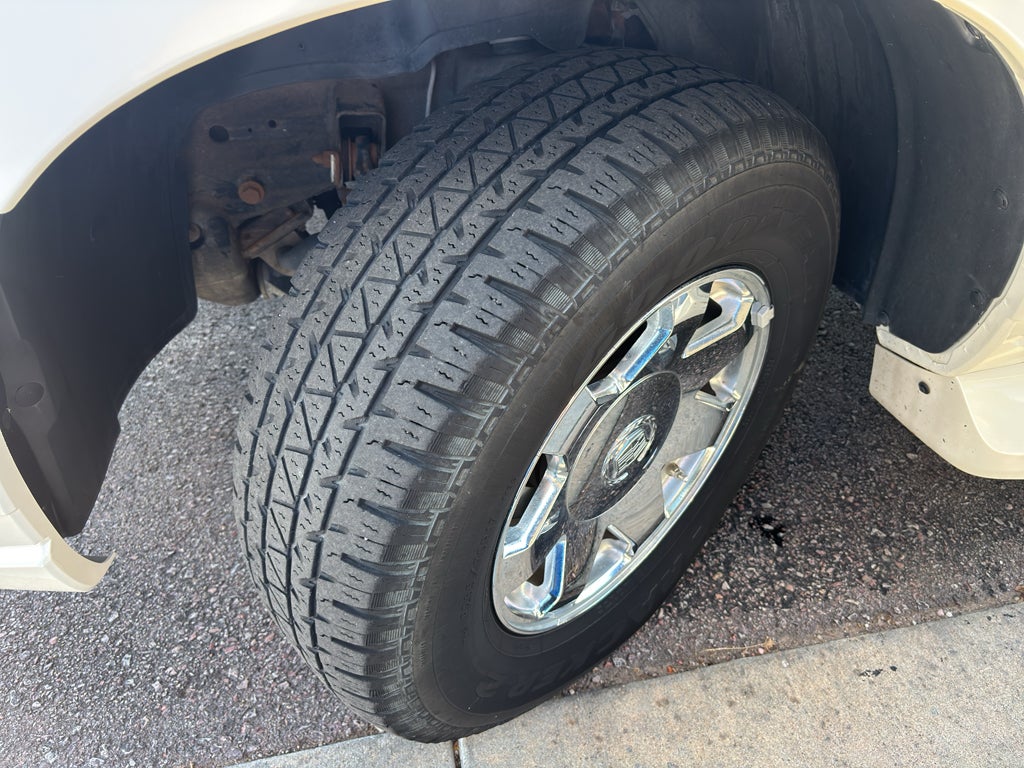 2005 Cadillac Escalade EXT Base