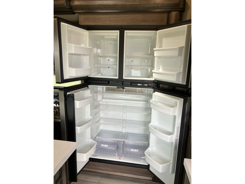 2021 GRAND DESI ST 375 RES SOLI