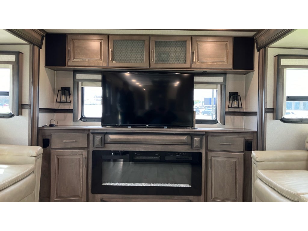 2021 GRAND DESI ST 375 RES SOLI