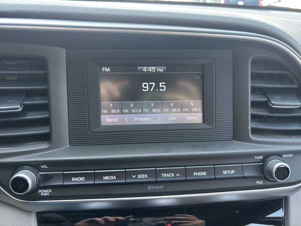 2019 Hyundai Elantra SE
