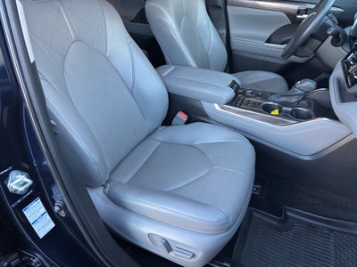 2022 Toyota Highlander Platinum