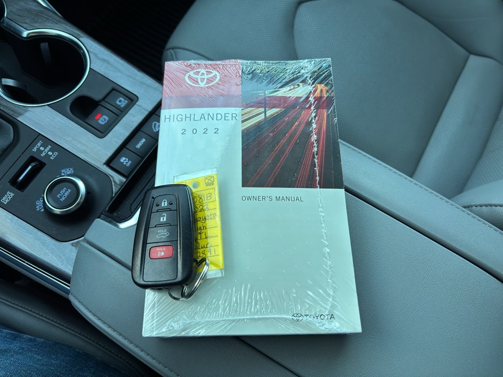 2022 Toyota Highlander Platinum