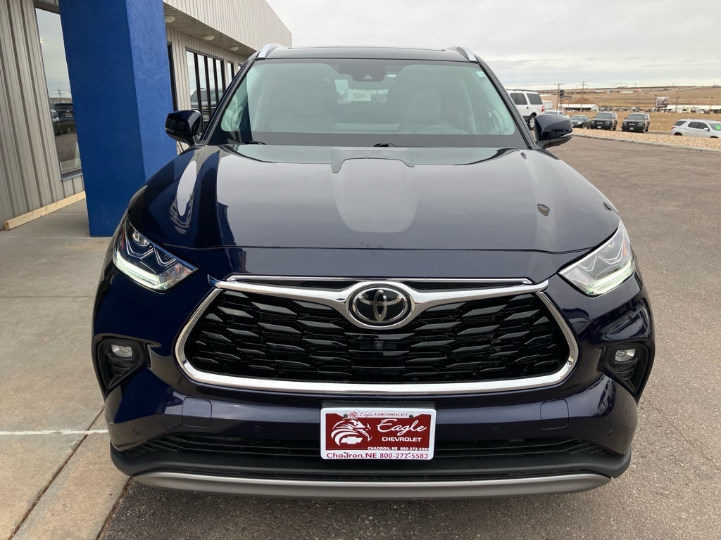 2022 Toyota Highlander Platinum