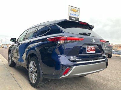 2022 Toyota Highlander Platinum