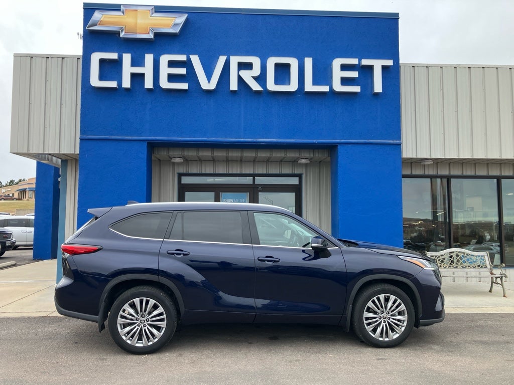 2022 Toyota Highlander Platinum