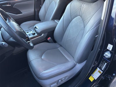 2022 Toyota Highlander Platinum