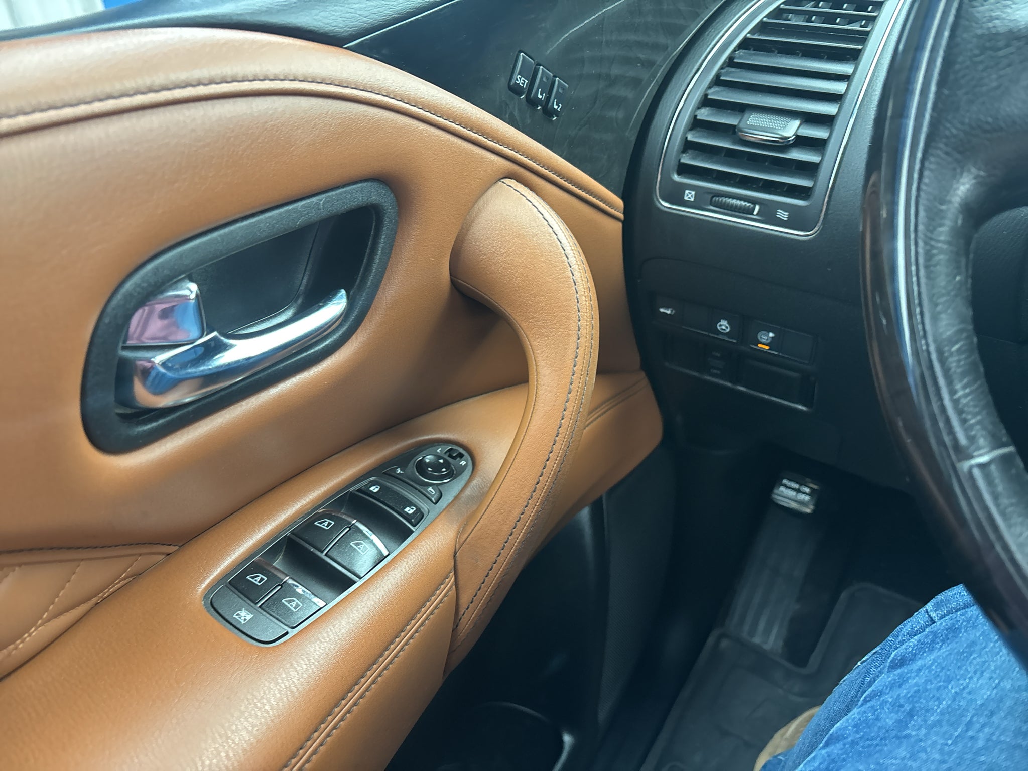 2019 INFINITI QX80 LUXE