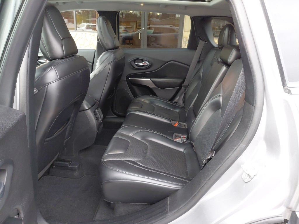 2021 Jeep Cherokee Latitude Lux (US) / Altitude (Can)