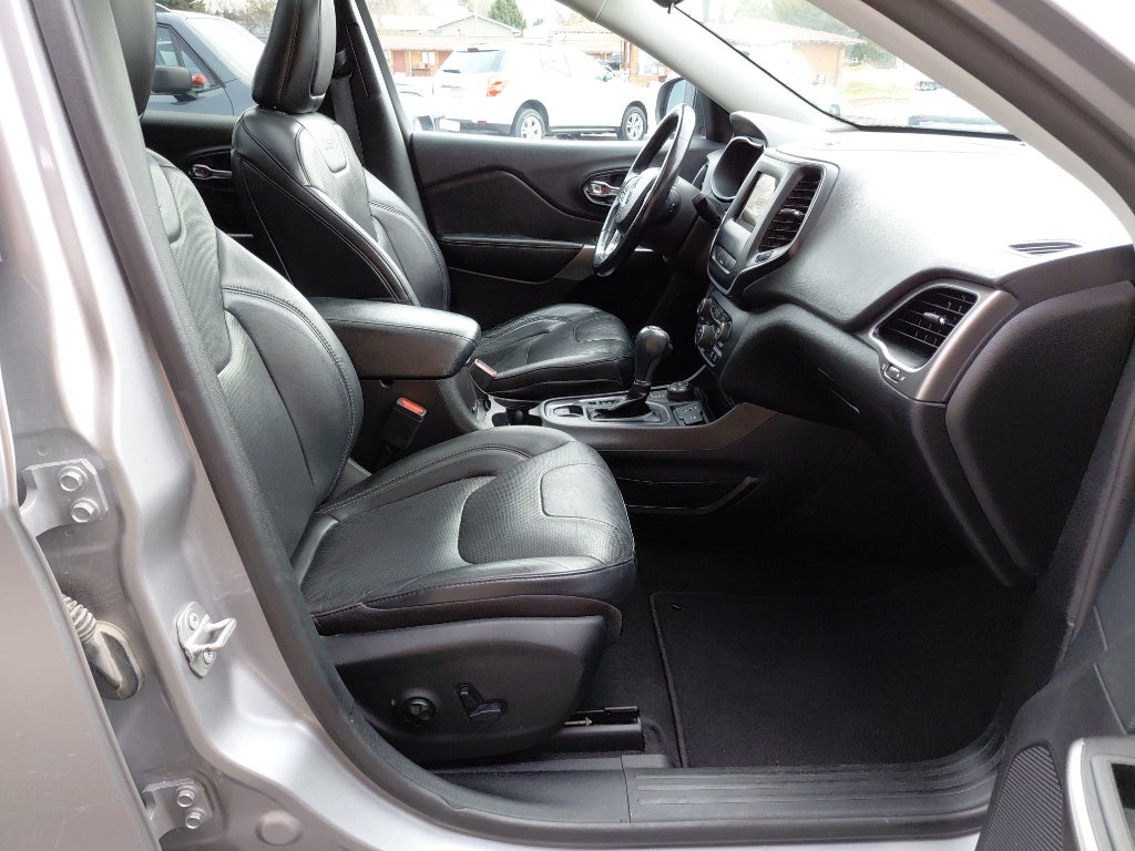 2021 Jeep Cherokee Latitude Lux (US) / Altitude (Can)