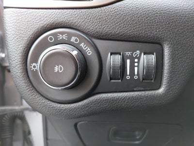 2021 Jeep Cherokee Latitude Lux (US) / Altitude (Can)