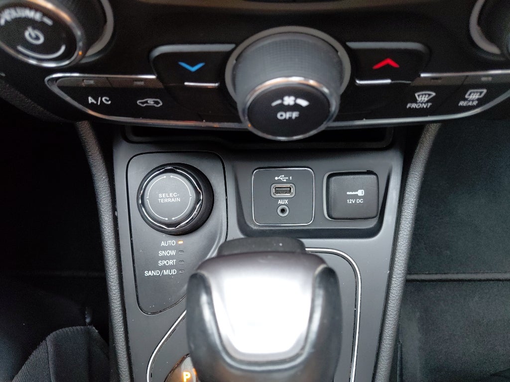 2021 Jeep Cherokee Latitude Lux (US) / Altitude (Can)