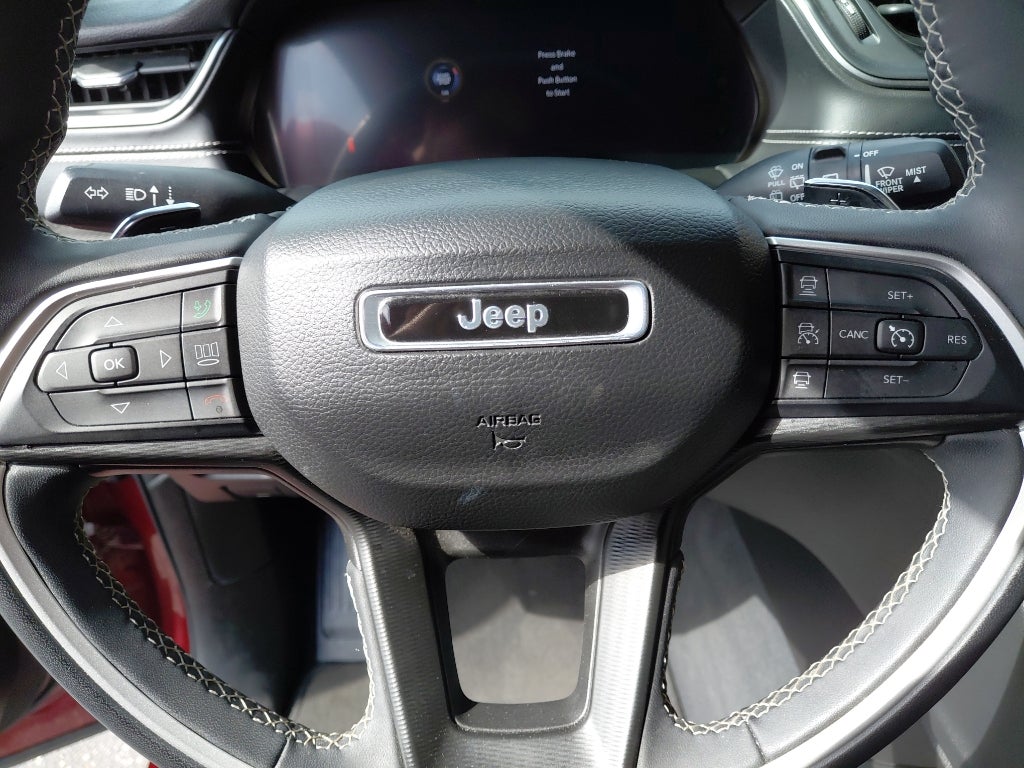 2023 Jeep Grand Cherokee L Laredo / Altitude