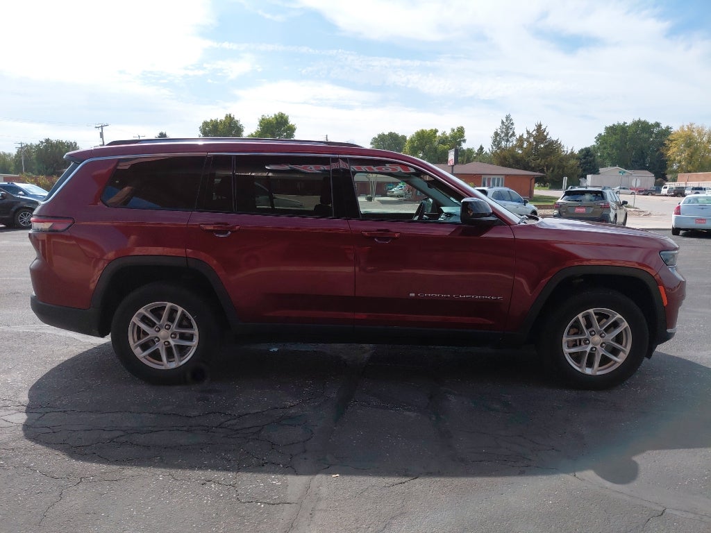2023 Jeep Grand Cherokee L Laredo / Altitude