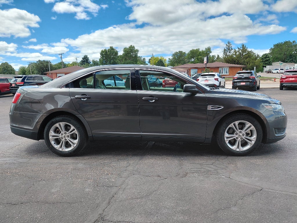 2018 Ford Taurus SE