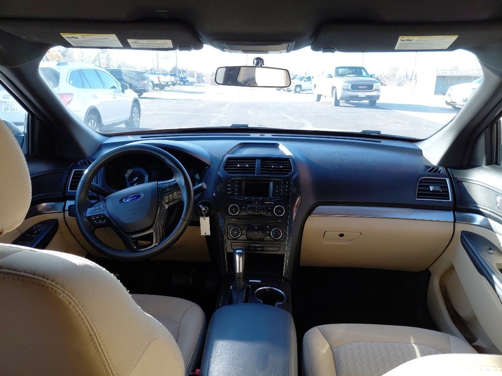 2017 Ford Explorer Base